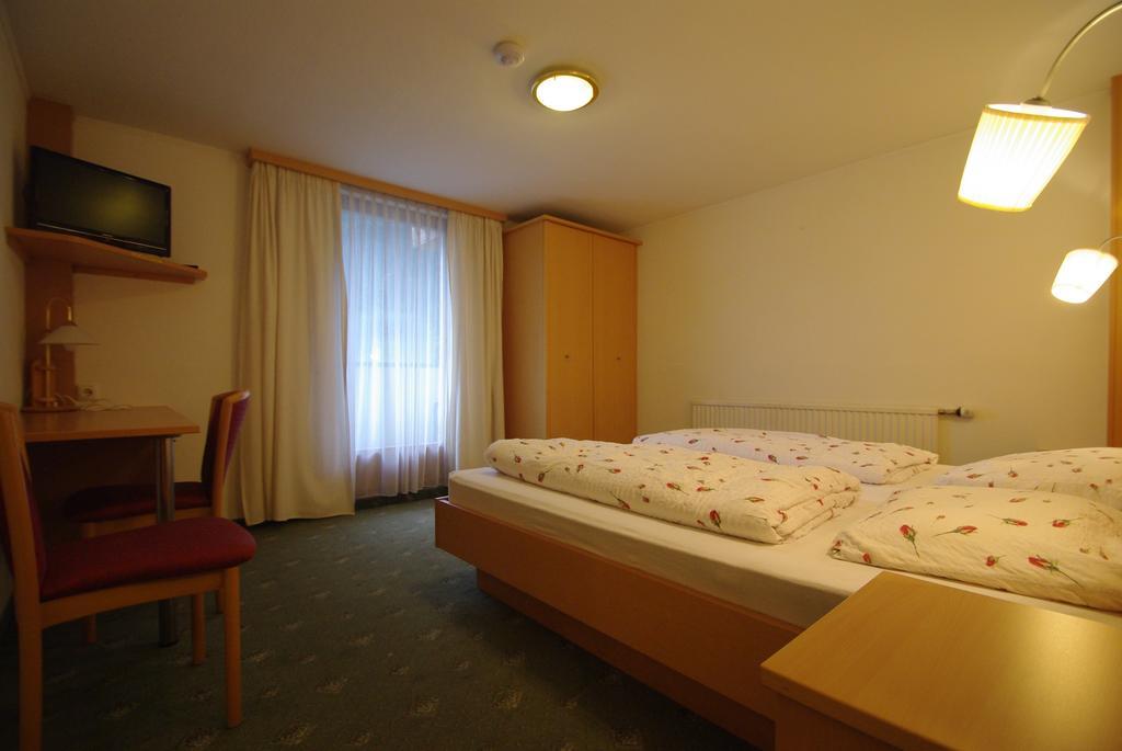 Hotel Gasthof Schönblick Russbach am Pass Gschütt Exterior foto