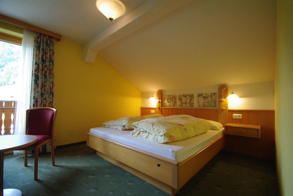 Hotel Gasthof Schönblick Russbach am Pass Gschütt Exterior foto